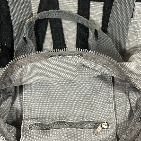 Pink duffle bag - Picture 3 of 3